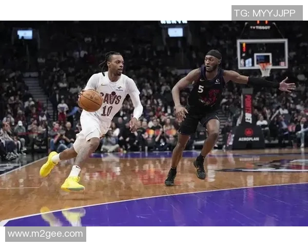 2018年NBA季后赛骑士与猛龙第三场激战回顾与精彩瞬间分析