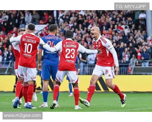 英超激战利物浦主场迎战纽卡斯尔争夺最后三分之战 英超激战利物浦主场迎战纽卡斯尔争夺最后三分之战