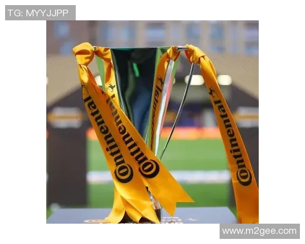 女足英联杯中产生暴力抵触,一名球员捉住对手脖子将其跌倒 女足英联杯中产生暴力抵触,一名球员捉住对手脖子将其跌倒